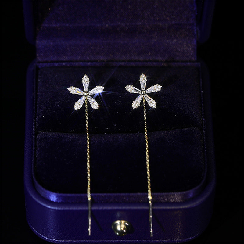 Fashion Shiny Diamond Flower Earrings