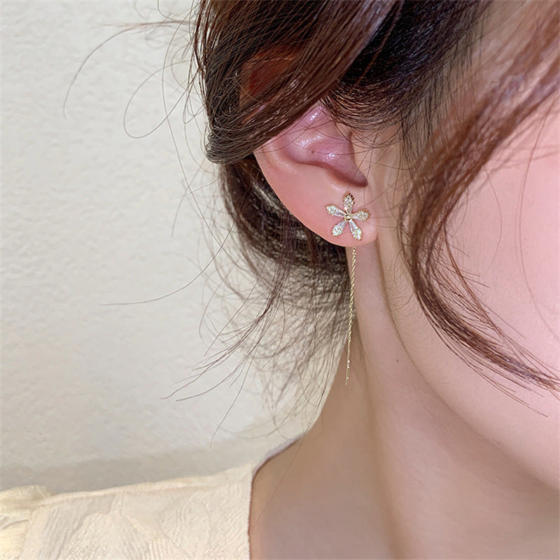 Fashion Shiny Diamond Flower Earrings